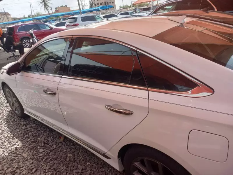 Hyundai Sonata   - 2019
