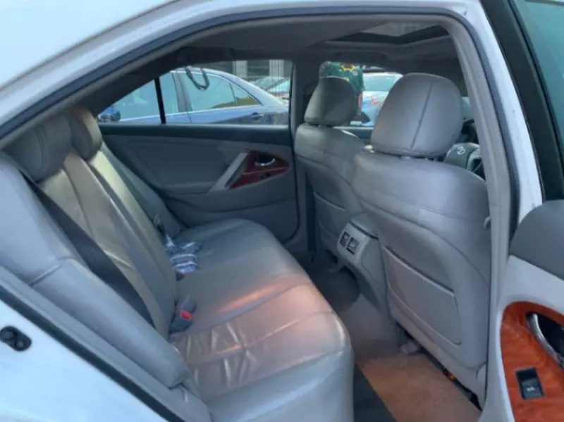 Toyota Camry   - 2010