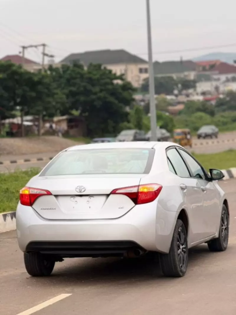 Toyota Corolla   - 2016