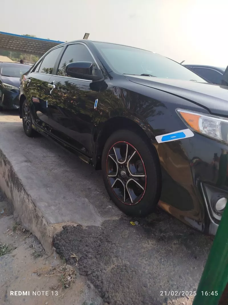 Toyota Camry   - 2012