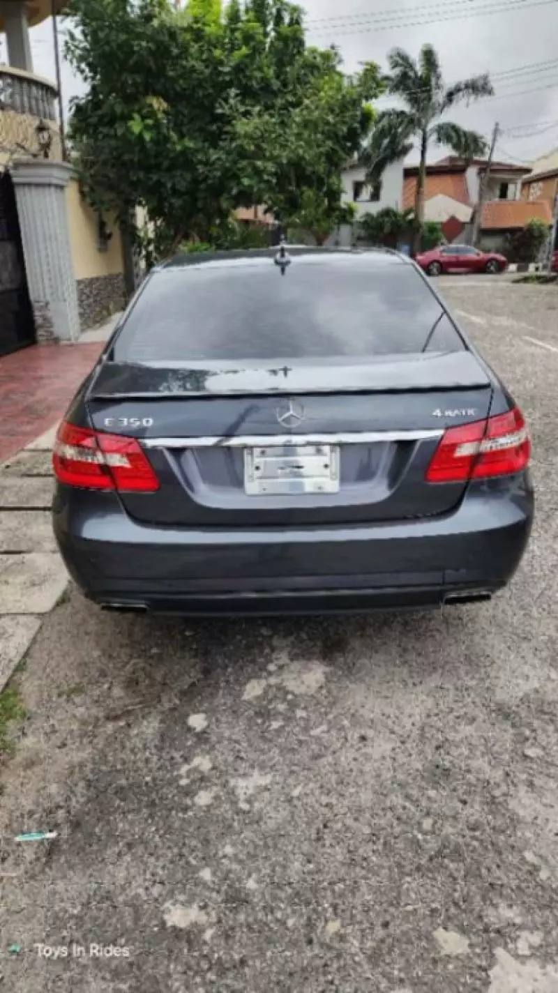 Mercedes-Benz E350   - 2012