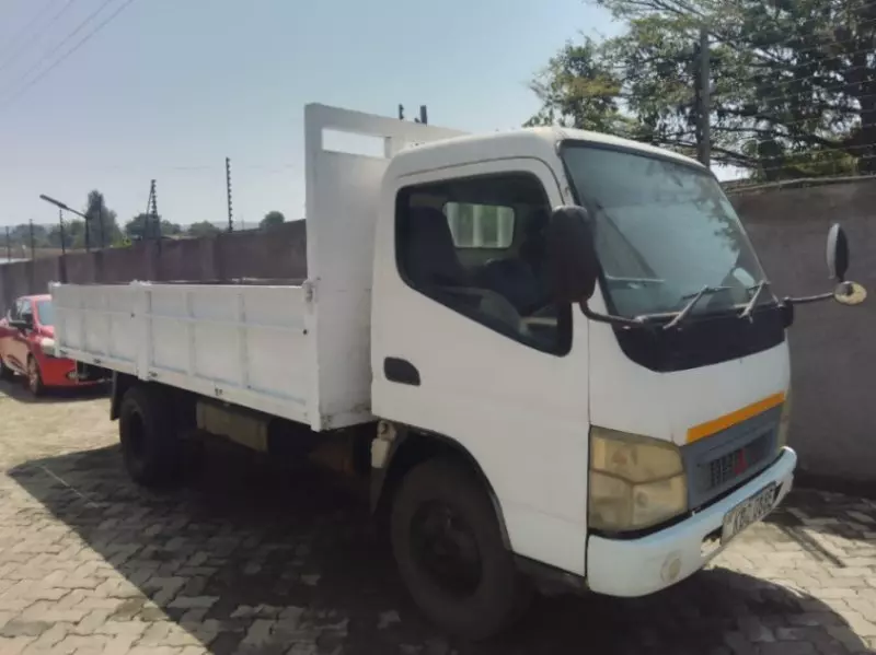Mitsubishi Canter   - 2004