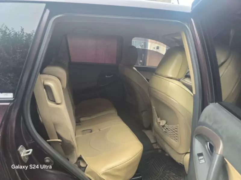 Toyota Rav4   - 2012