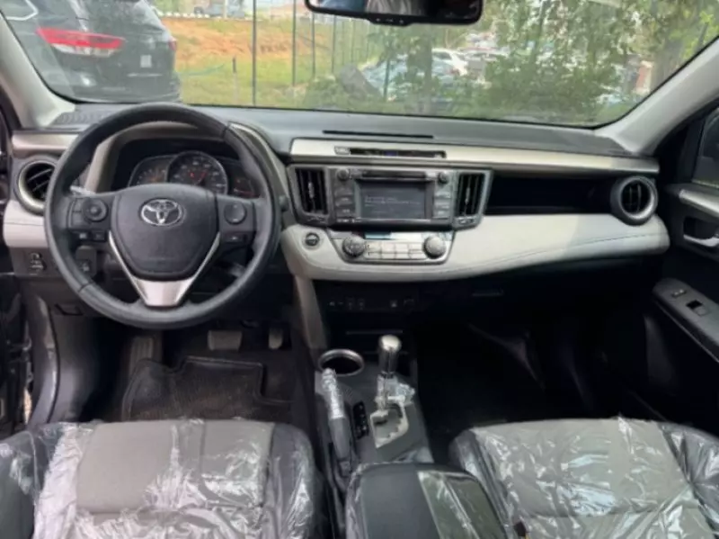 Toyota RAV 4   - 2015