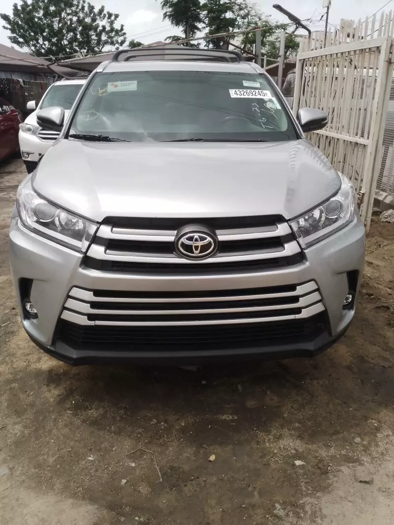 Toyota Highlander   - 2015
