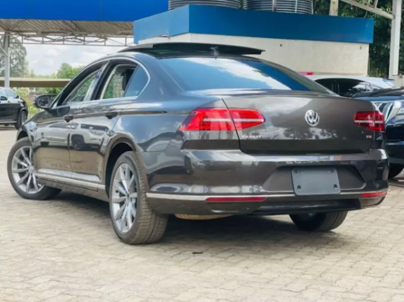 Volkswagen Passat   - 2018