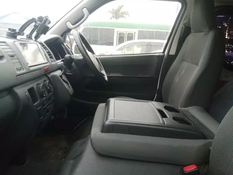 Toyota Hiace   - 2012