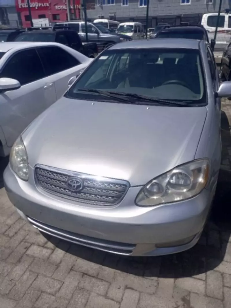 Toyota Corolla   - 2005