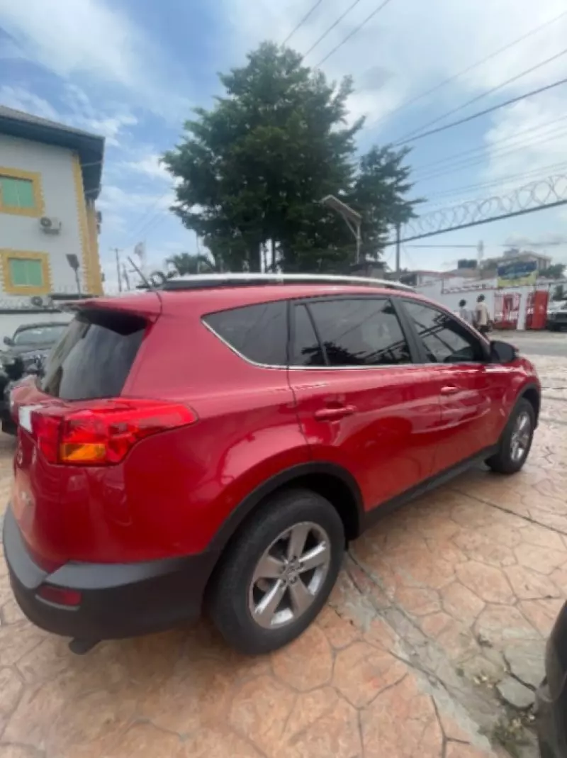 Toyota RAV 4   - 2015