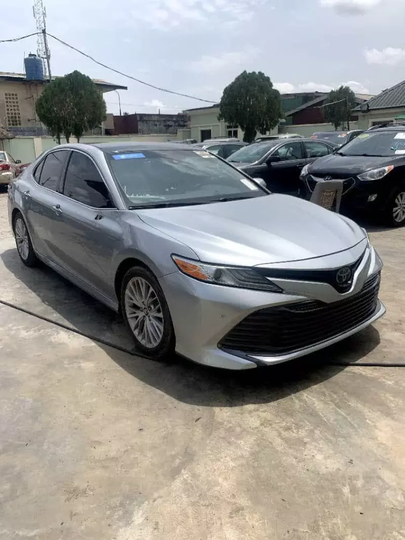 Toyota Camry   - 2018
