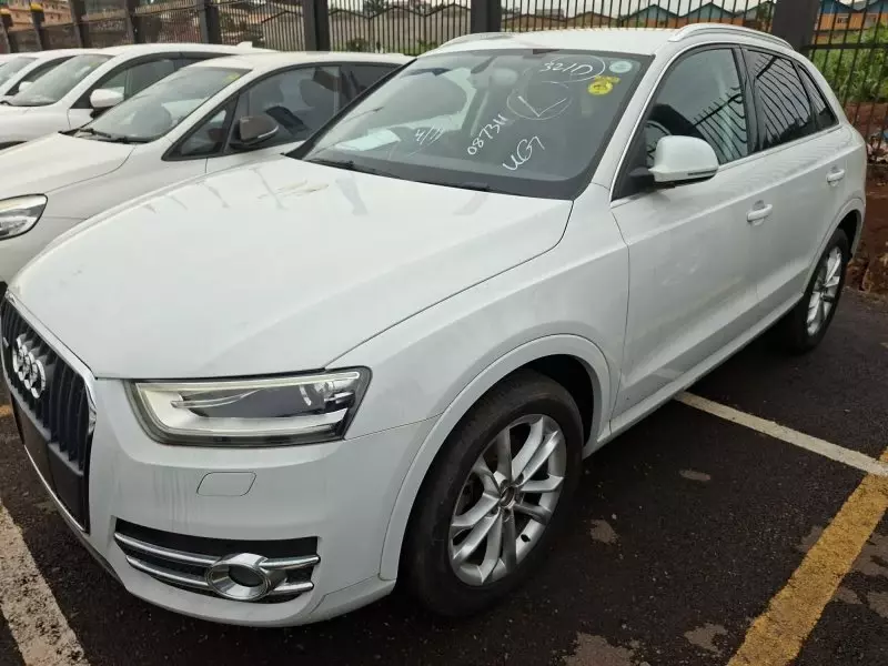 Audi Q3   - 2014