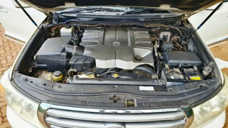 Toyota Landcruiser  V8   - 2009