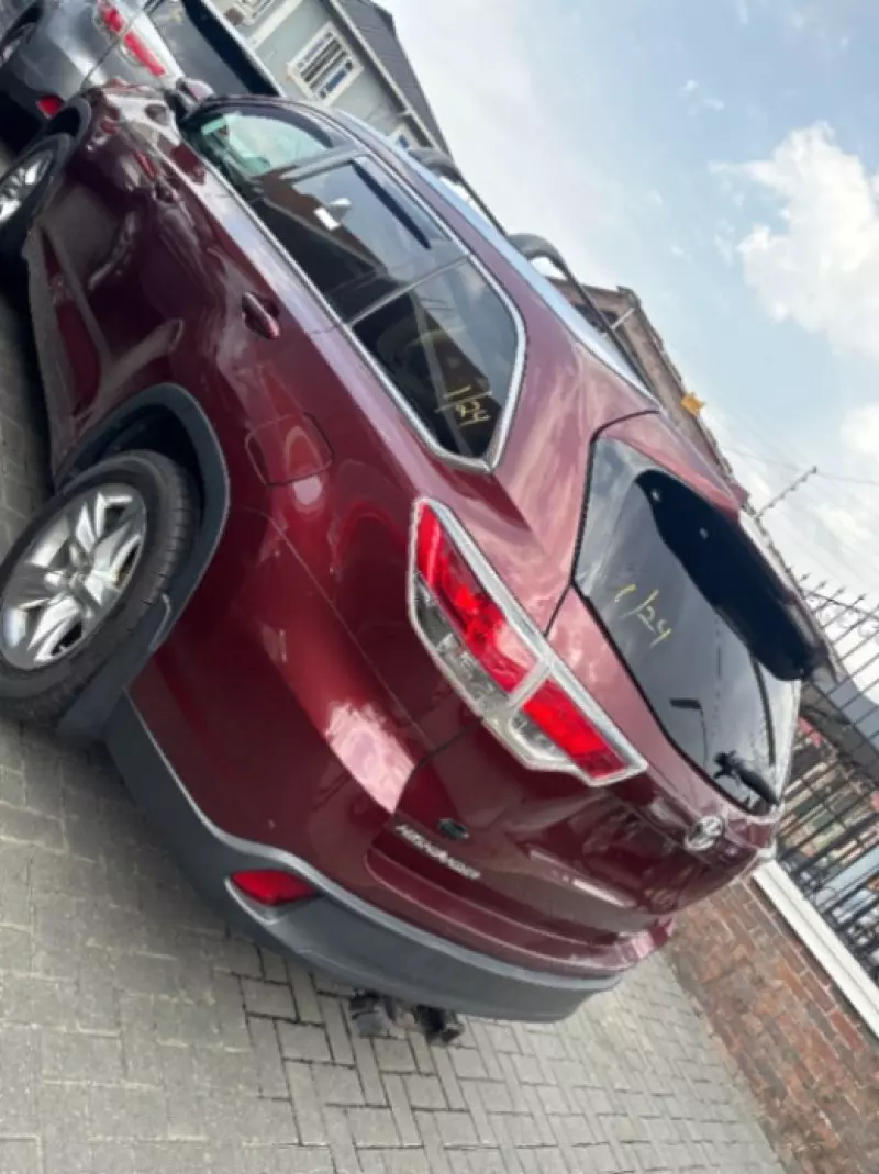 Toyota Highlander   - 2015