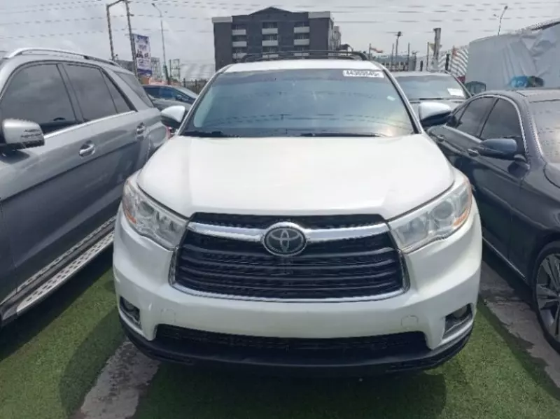 Toyota Highlander   - 2015