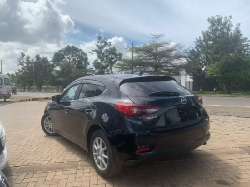 Mazda Axela    - 2017