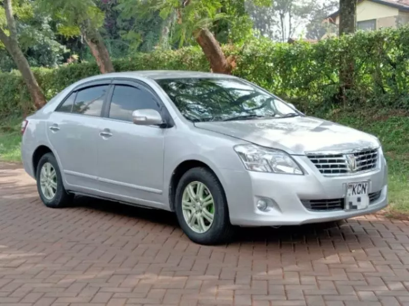 Toyota Premio    - 2010