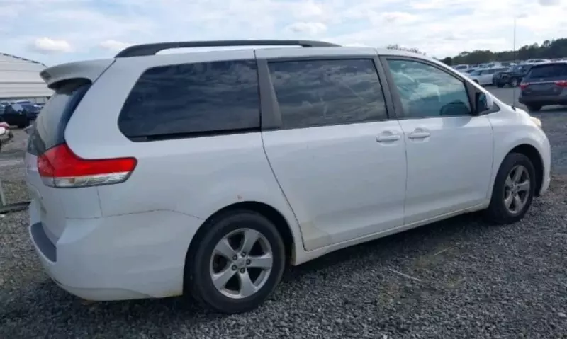 Toyota Sienna   - 2008