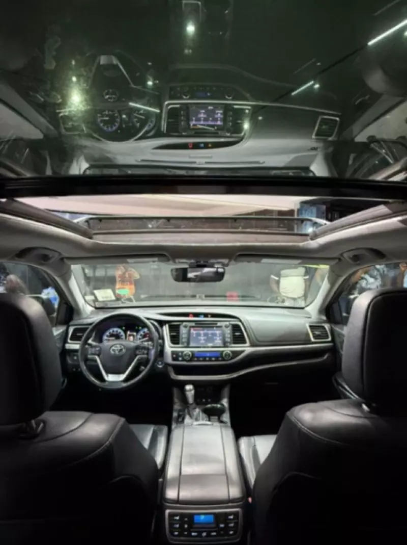 Toyota Highlander   - 2017