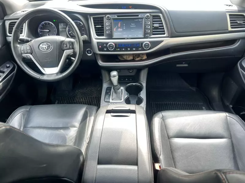 Toyota Highlander   - 2014