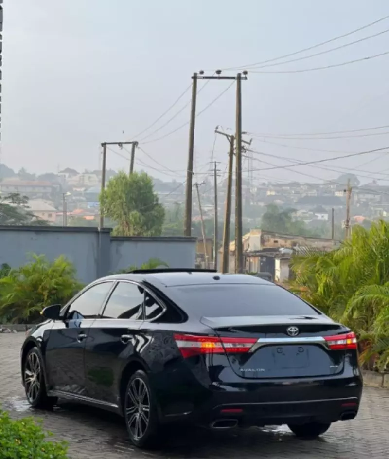 Toyota Avalon   - 2015