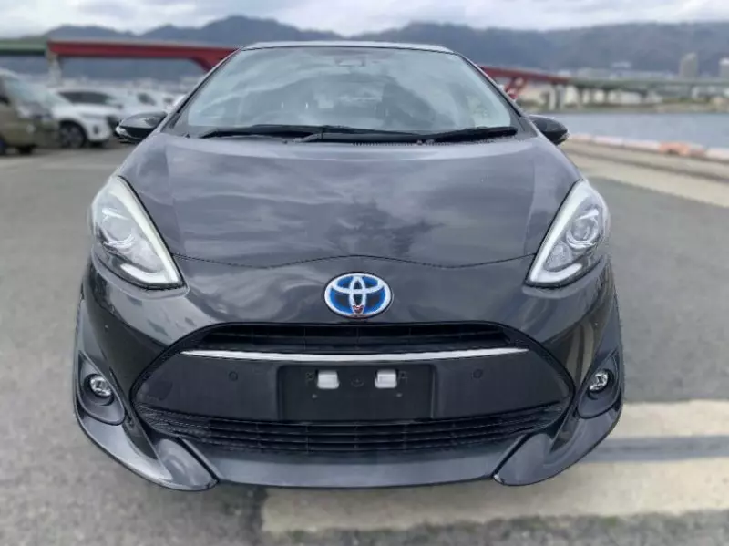 Toyota Aqua Hybrid   - 2018