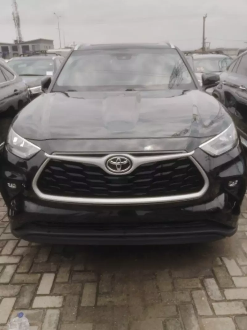 Toyota Highlander   - 2020