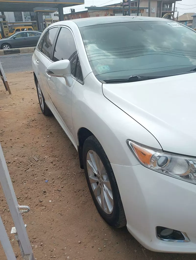 Toyota Venza   - 2014