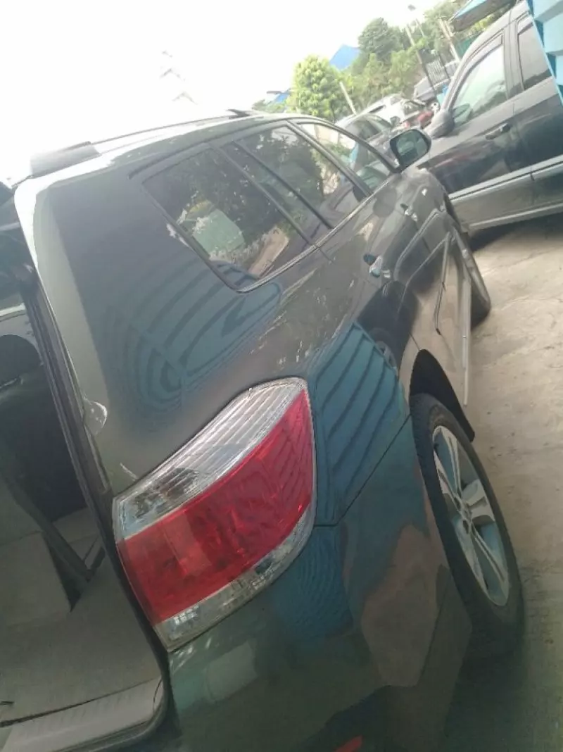 Toyota Highlander   - 2013
