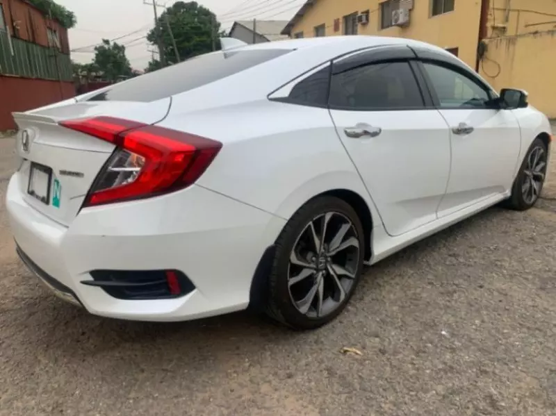 Honda Civic   - 2020