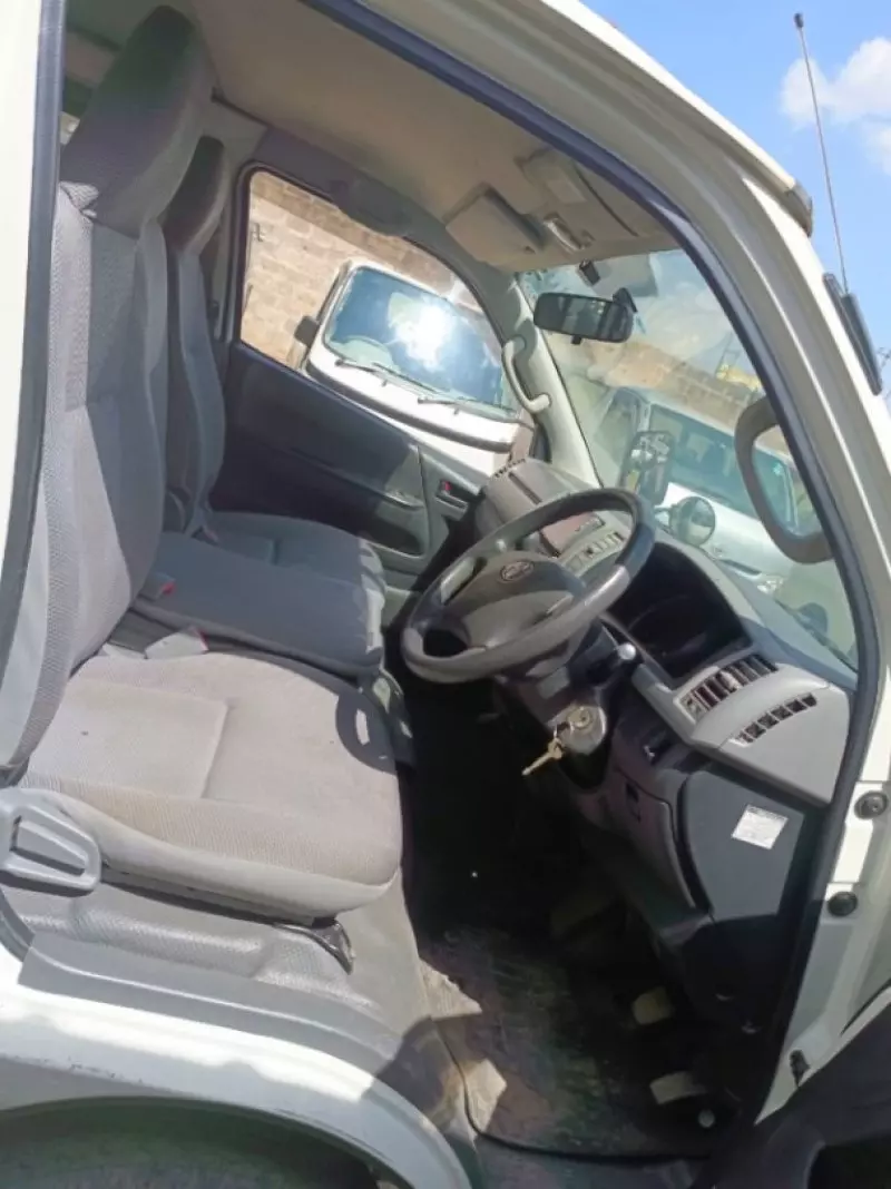 Toyota Hiace   - 2008