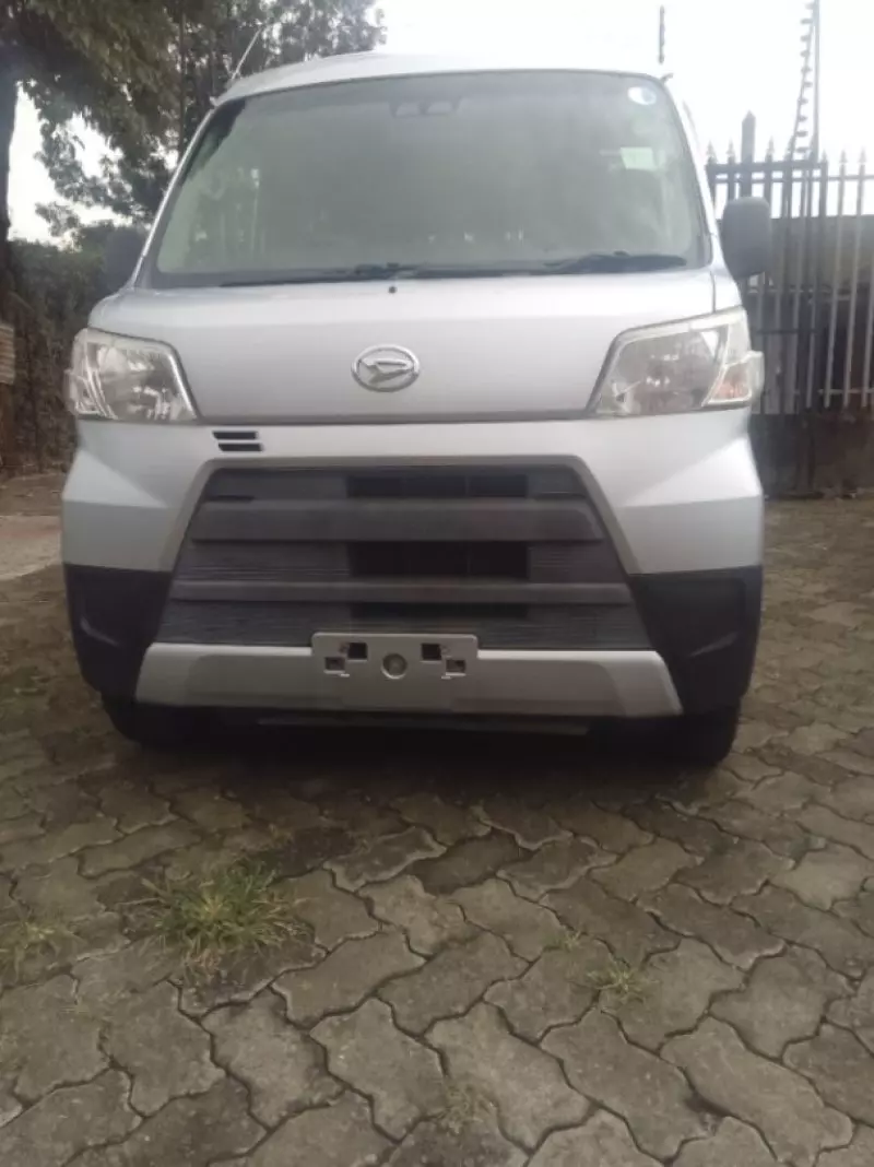 Daihatsu Hijet   - 2018