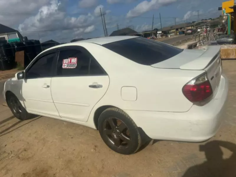 Toyota Camry   - 2002