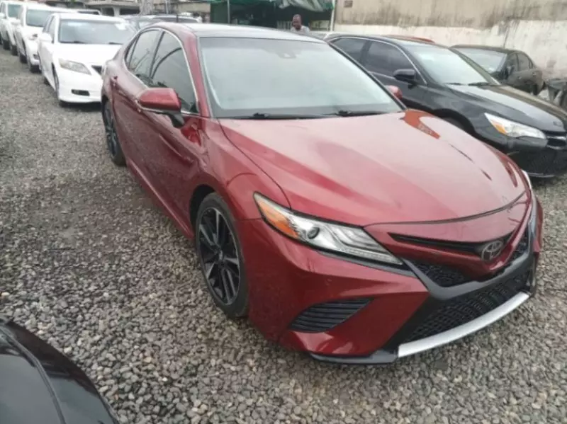 Toyota Camry - 2018