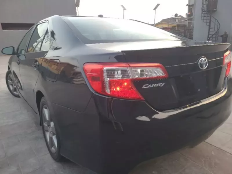 Toyota Camry   - 2014