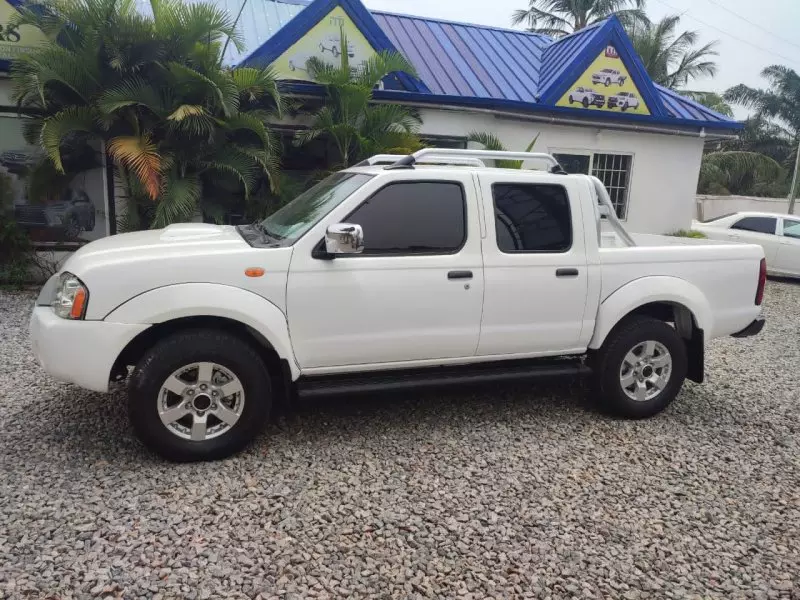 Nissan NP 300   - 2021