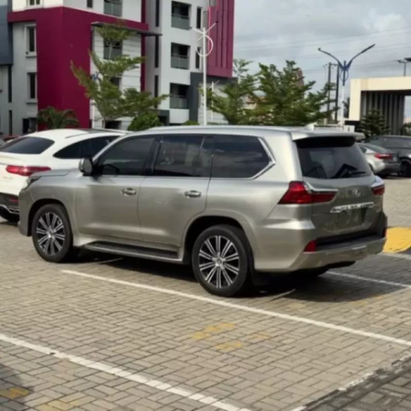 Lexus LX   - 2018