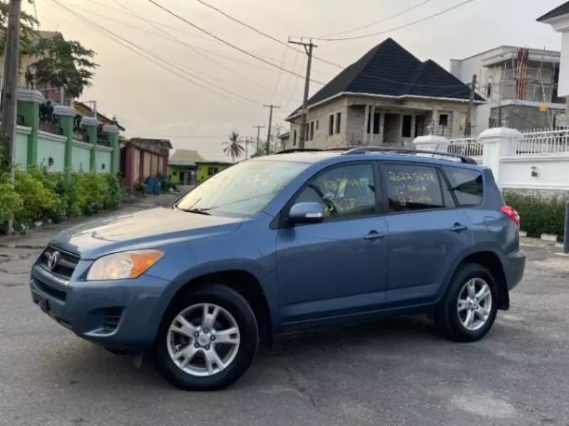 Toyota RAV4   - 2012