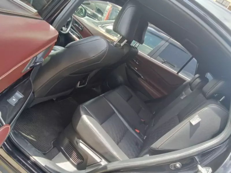 Toyota Harrier   - 2018