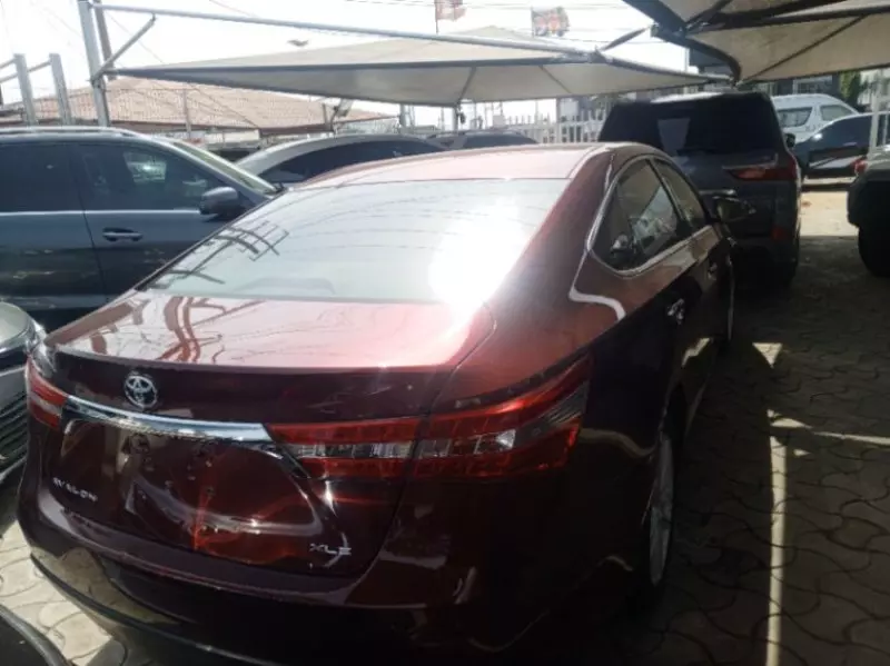 Toyota Avalon   - 2014