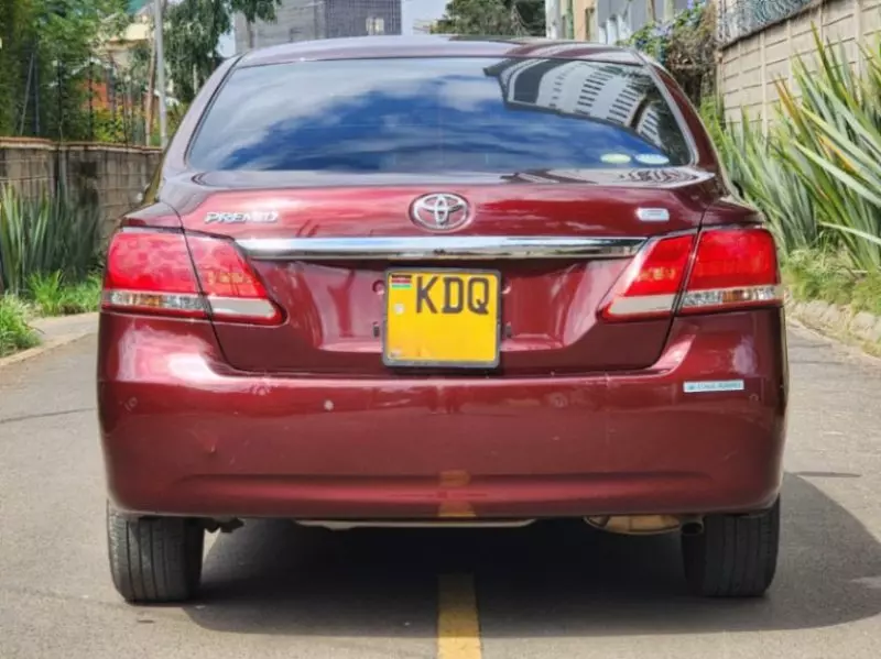 Toyota Premio    - 2017