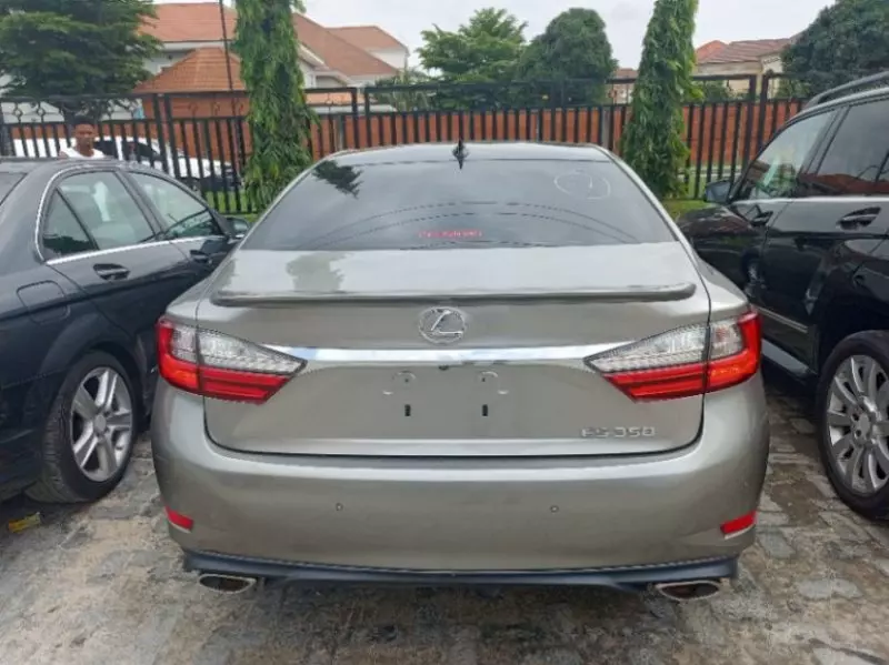 Lexus ES 350   - 2017