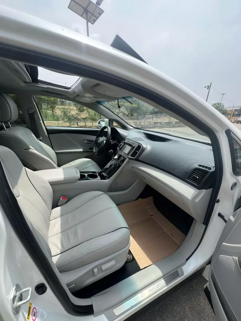 Toyota Venza   - 2013