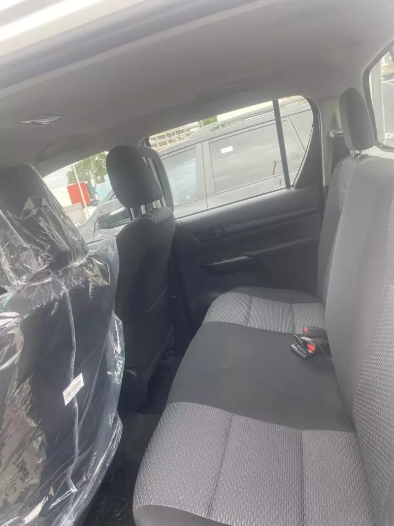 Toyota Hilux   - 2025