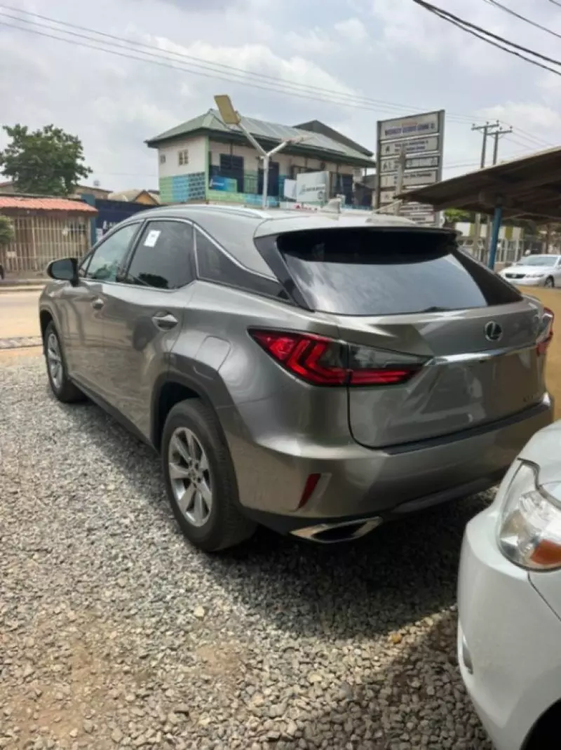 Lexus RX   - 2018
