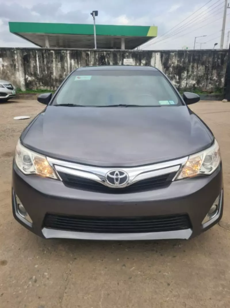 Toyota Camry   - 2014