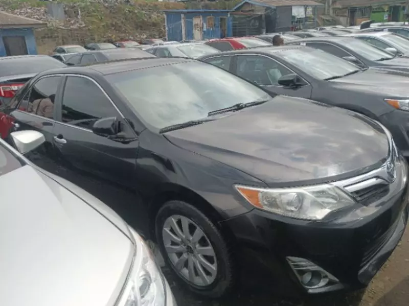 Toyota camry   - 2012
