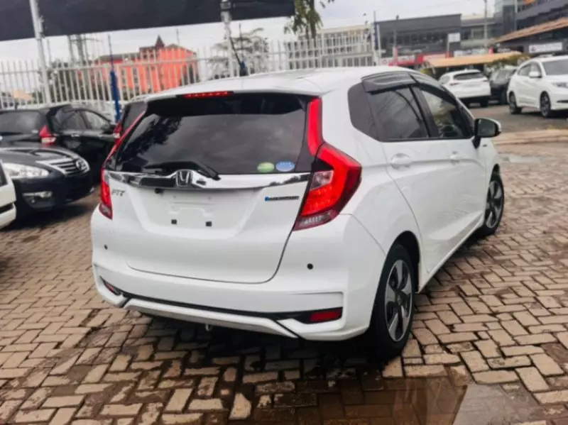 Honda Fit Hybrid    - 2018