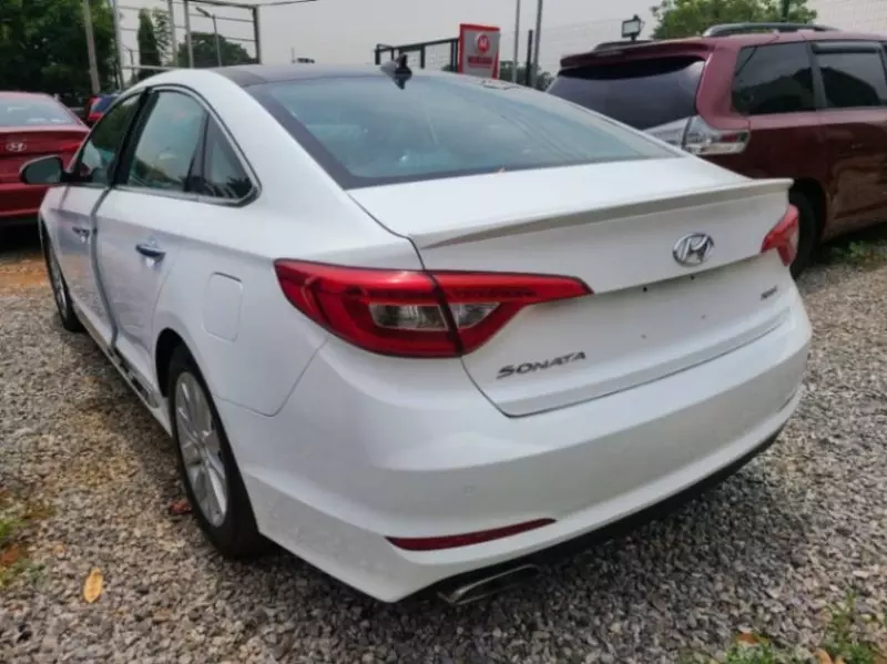 Hyundai Sonata   - 2015