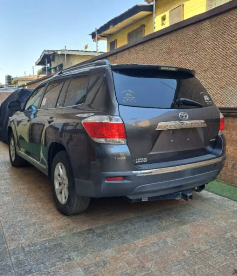 Toyota Highlander   - 2010