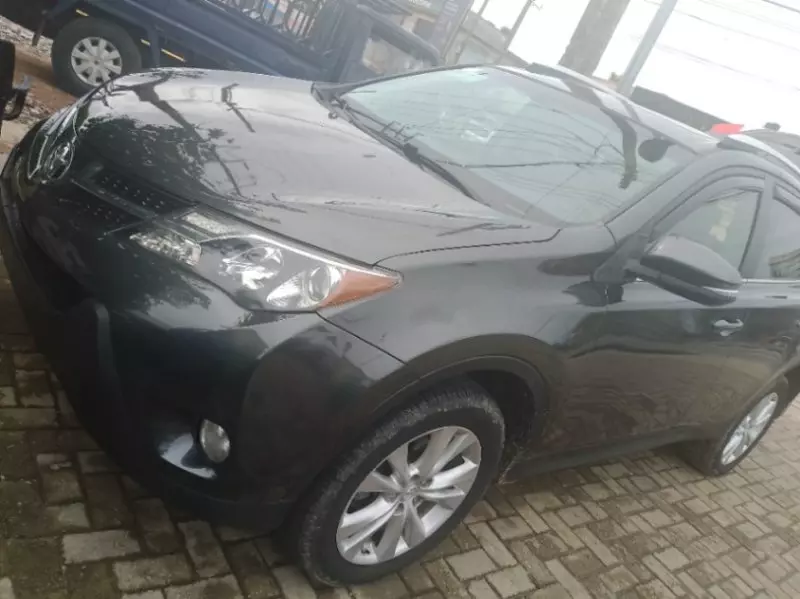Toyota RAV 4   - 2015